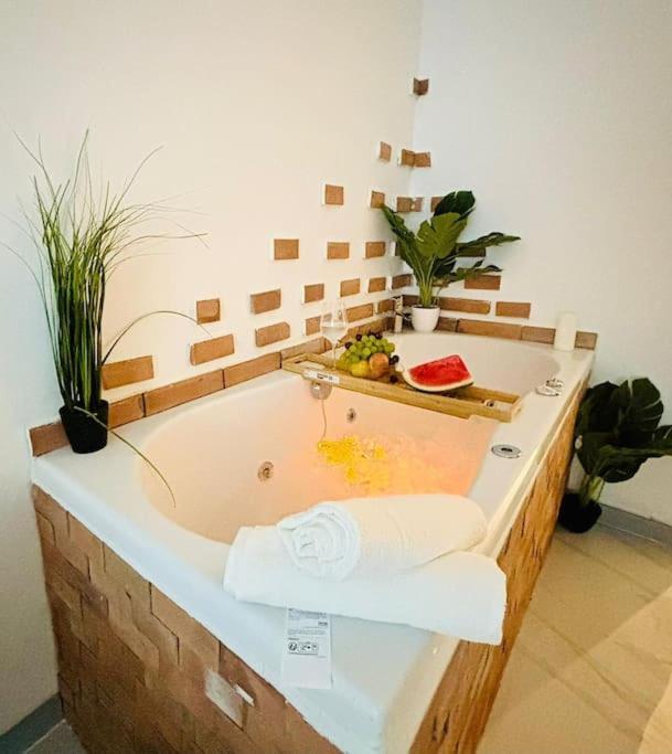 Studio Love Jacuzzi مارسيليا المظهر الخارجي الصورة